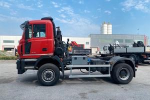 Trattore Astra con attacco lama neve