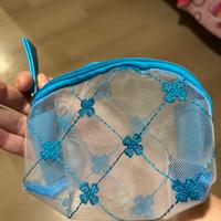 Portamonete azzurro con cerniera