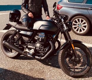 moto Guzzi v7 Stone 850-2023