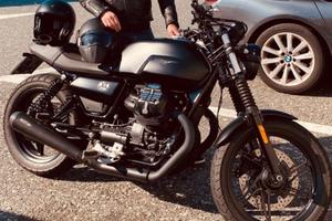 moto Guzzi v7 Stone 850-2023