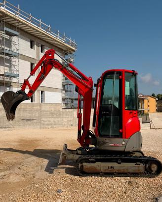 Miniescavtore yanmar 25-4