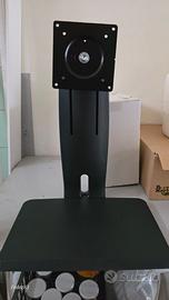 🖥️ Supporto per monitor Amazon Basics – Completo