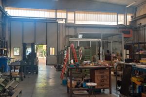 Capannone indipendente (ex elettromeccanica)