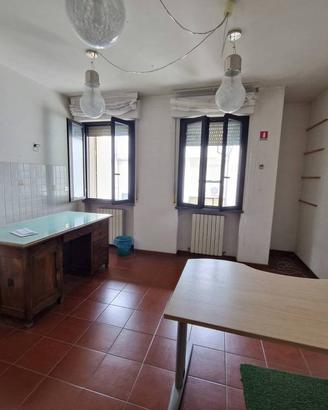 Immobile di 45 m² con 5 locali a Lucca