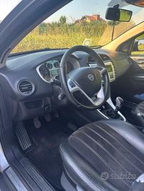 Auto lancia