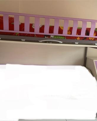 Cameretta bambini/e struttura letto più scala