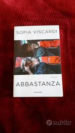Romanzo "Abbastanza" di Sofia Viscardi