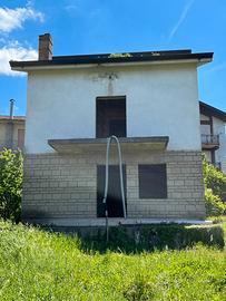 Villa da ultimare con garage e giardino