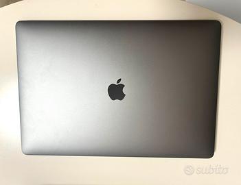 MacBook Pro 15” (2018)