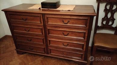 Comò in legno massello stile classico