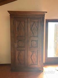 Armadio guardaroba antico