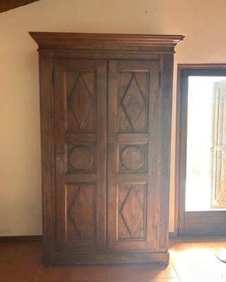 Armadio guardaroba antico