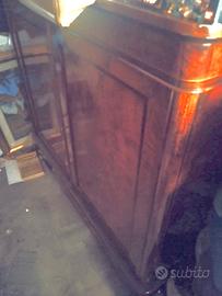 Amadia in legno massello elegante