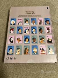 Gioco tipo “Indivina chi”