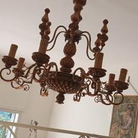 Lampadario in legno e ferro battuto 8 luci