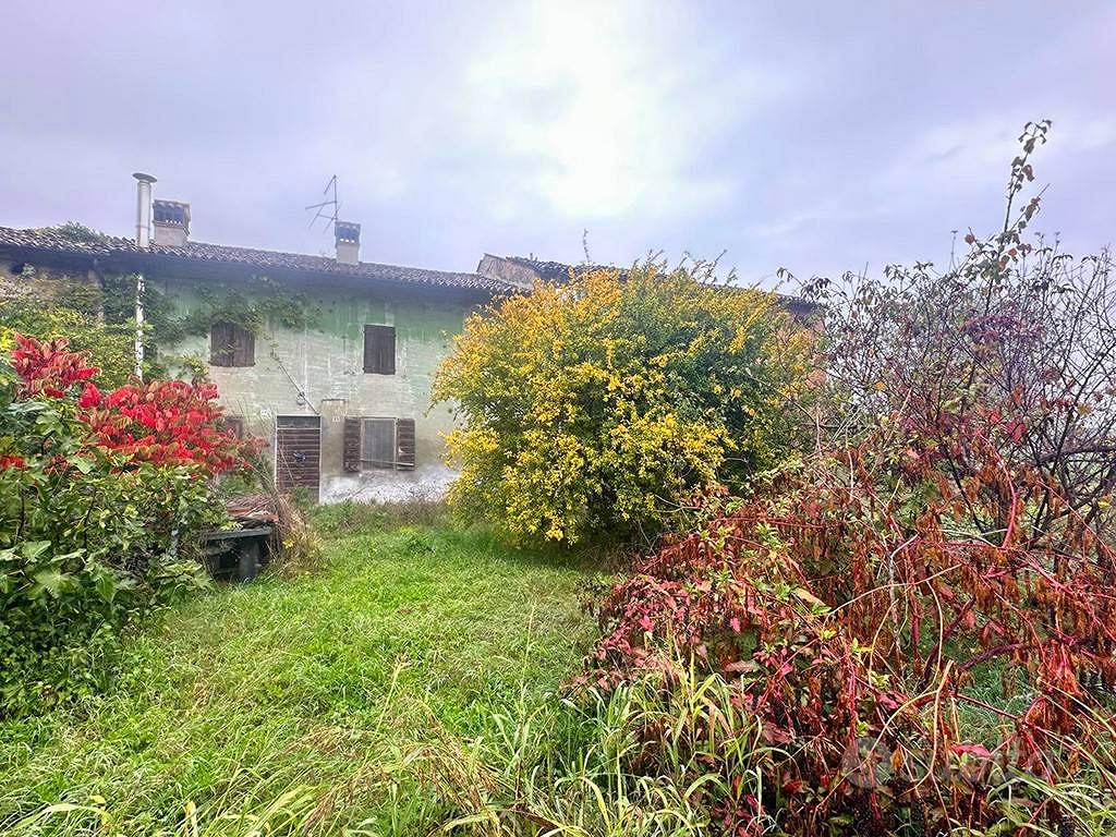 Rustico / Casale di 515 m² con più di 5 locali e b - Vista 4