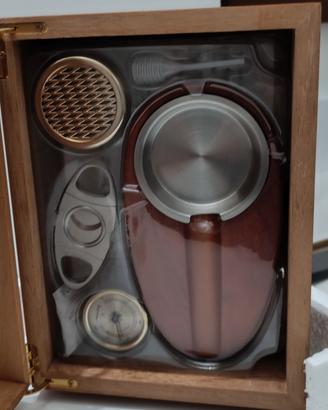 HUMIDOR