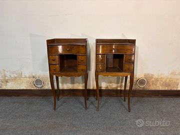 Coppia di Comodini Vintage in Legno