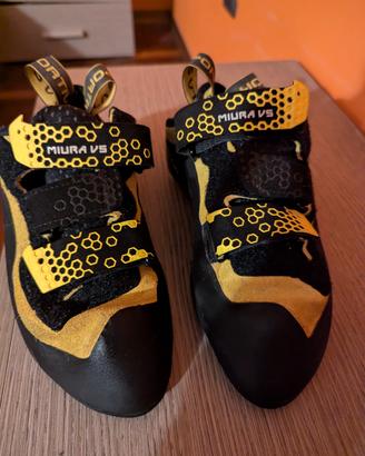 scarpette arrampicata nuove La Sportiva Miura 42