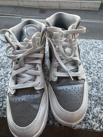 Nike Jordan Mid