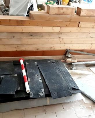TRAVI E PILASTRI IN LEGNO LAMELLARE PER TETTOIA
