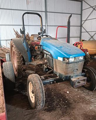 NEW HOLLAND TN55 - 55 CV - 2RM - CAMBIO MANUALE