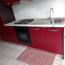 Cucina completa rossa