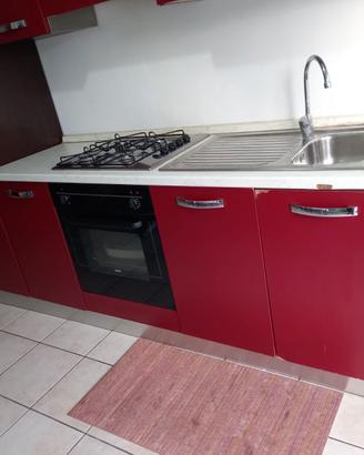 Cucina completa rossa