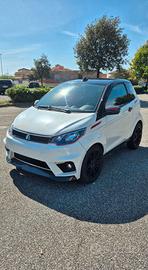 AIXAM GTO - Bianco Perla & Carbon Look