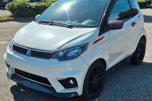 AIXAM GTO - Bianco Perla & Carbon Look