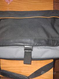 borsa porta computer  + pc in Regal