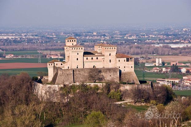 Trilocale A LANGHIRANO - CON POSTO AUTO