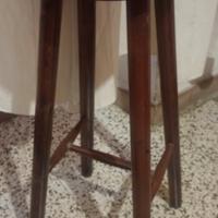 Sgabello in legno