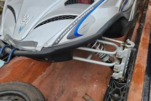 Carrello / rimorchio per auto, moto, traino carico