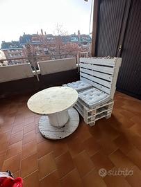 Bancali per esterno + bobina cavo come tavolo