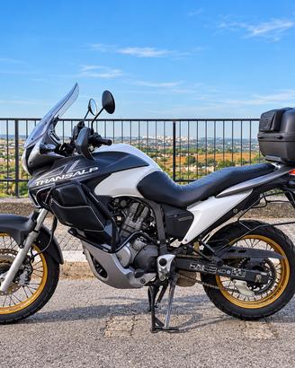 Honda Transalp XL700V accessoriata