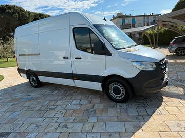 Mercedes sprinter