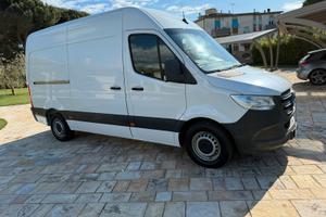Mercedes sprinter
