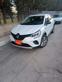 Captur GPL Bianco Perla (Trattabile) 

LA RENAULT 