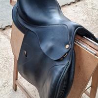 sella da salto monta inglese  marca Henri de rivel