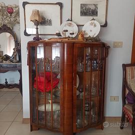 Mobilia antica di pregio