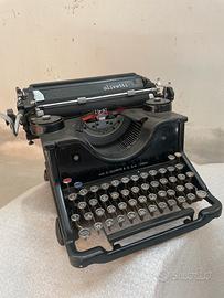 Macchina da scrivere “Olivetti”