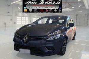 RENAULT - Clio - dCi 8V 75CV 5p. Moschino Intens