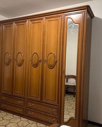 Camera da letto matrimoniale stile classico