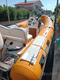 Gommone con carrello permuto con trattore