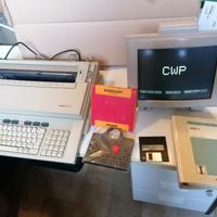 Olivetti CWP 1 Macchina da Scrivere e Monitor Vint