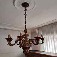 Lampadario in fusione di bronzo