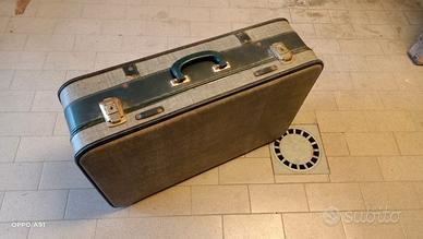 valigia vintage di cartone