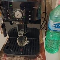 De Longhi Magnifica S macchina per caffé in grani