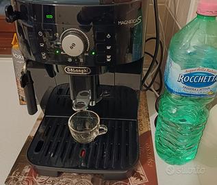De Longhi Magnifica S macchina per caffé in grani